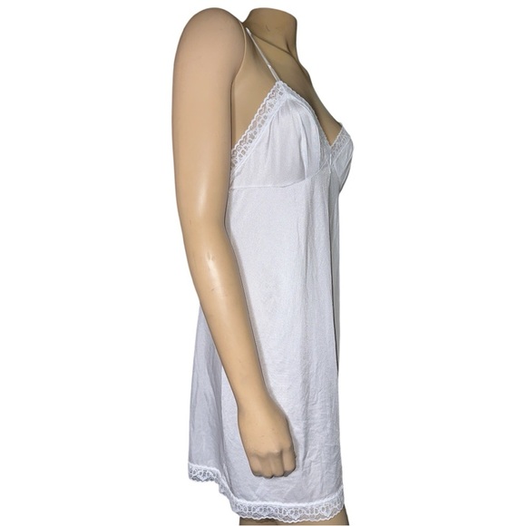 Vanity Fair women's Elegant Nylon White Lace Trim Chemise size 34 - Picture 4 of 10